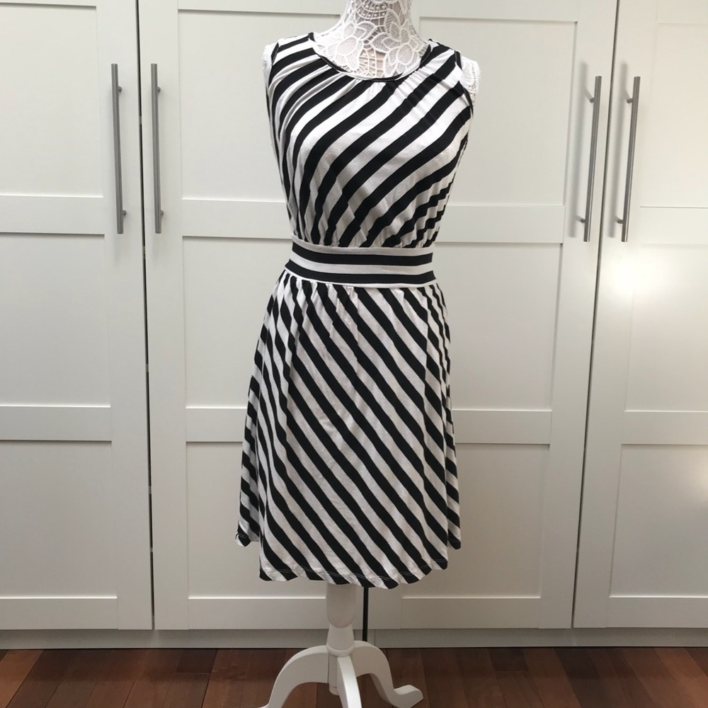 Perfect summer dress!! Small